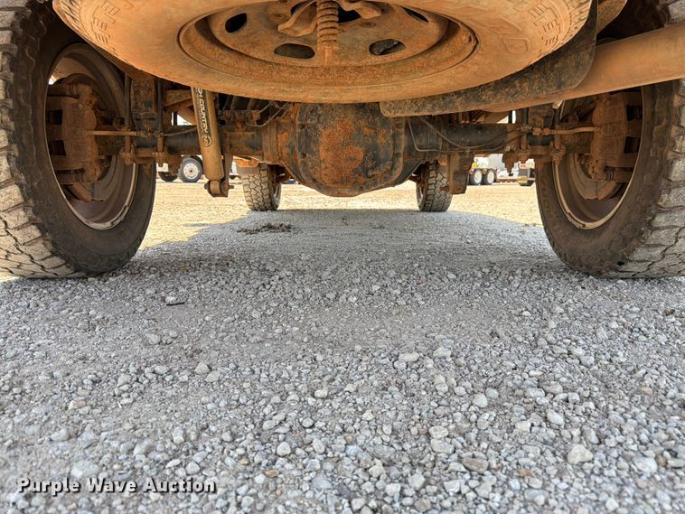 image for item EA4912 2015 Ford F250 Super Duty flatbed pickup truck