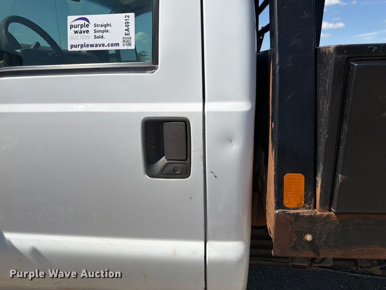 image for item EA4912 2015 Ford F250 Super Duty flatbed pickup truck
