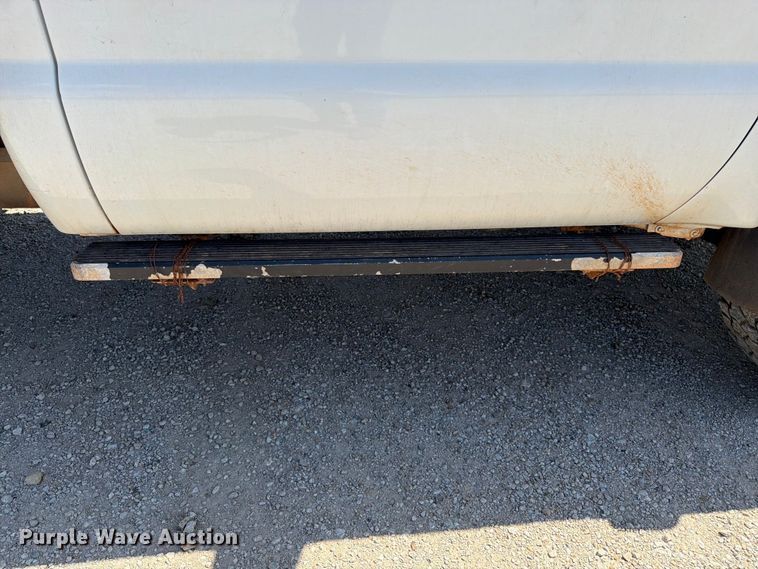 image for item EA4912 2015 Ford F250 Super Duty flatbed pickup truck