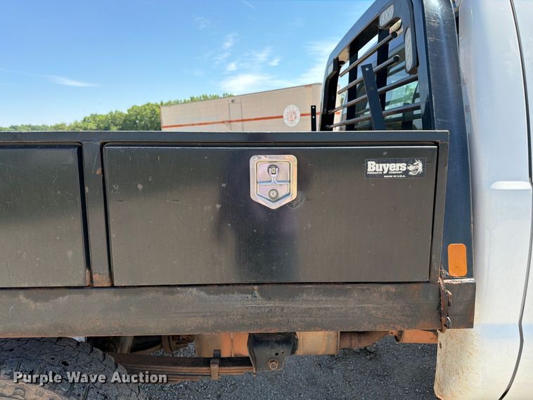 image for item EA4912 2015 Ford F250 Super Duty flatbed pickup truck