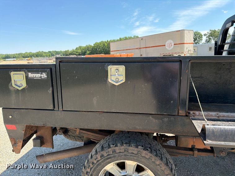 image for item EA4912 2015 Ford F250 Super Duty flatbed pickup truck