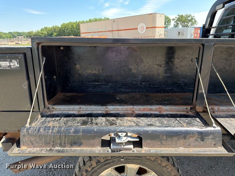 image for item EA4912 2015 Ford F250 Super Duty flatbed pickup truck