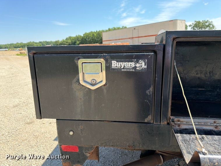 image for item EA4912 2015 Ford F250 Super Duty flatbed pickup truck