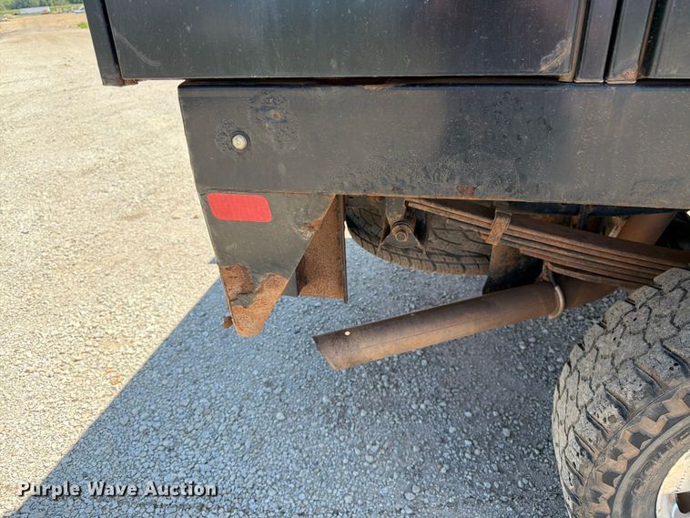 image for item EA4912 2015 Ford F250 Super Duty flatbed pickup truck