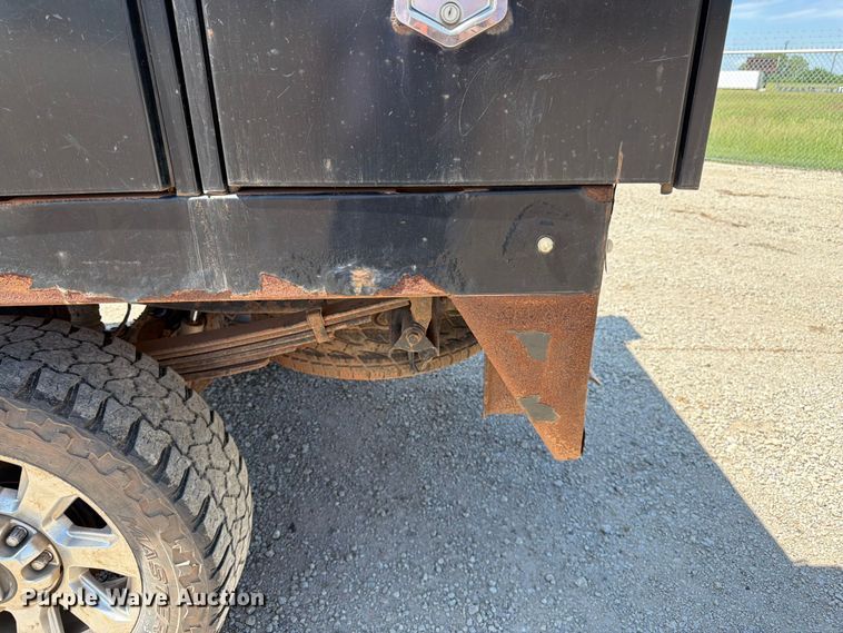 image for item EA4912 2015 Ford F250 Super Duty flatbed pickup truck
