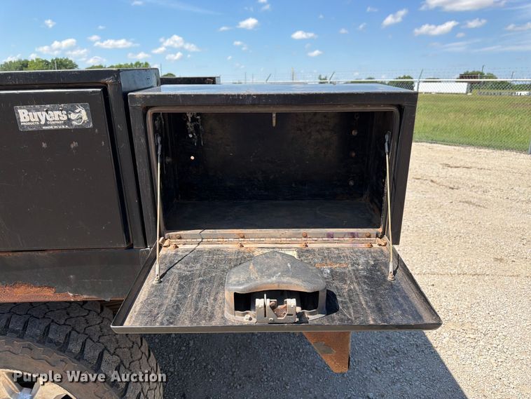 image for item EA4912 2015 Ford F250 Super Duty flatbed pickup truck