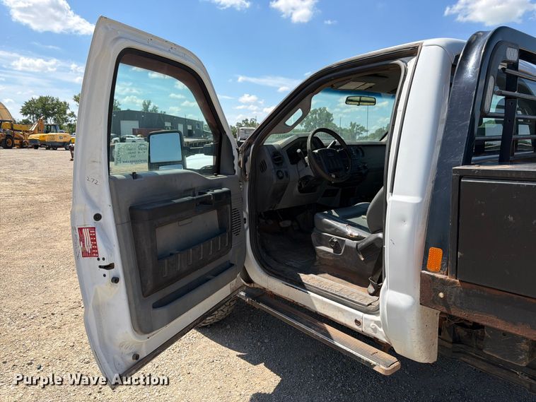 image for item EA4912 2015 Ford F250 Super Duty flatbed pickup truck