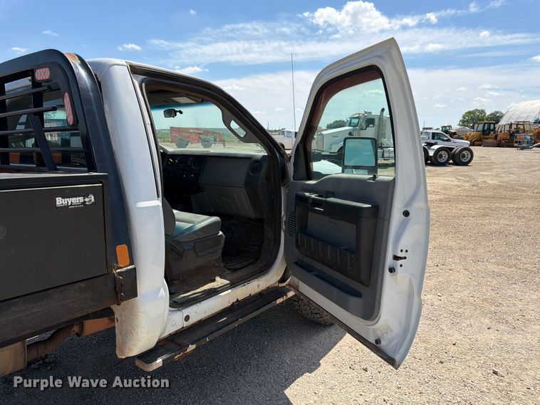 image for item EA4912 2015 Ford F250 Super Duty flatbed pickup truck