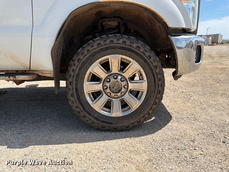 image for item EA4912 2015 Ford F250 Super Duty flatbed pickup truck