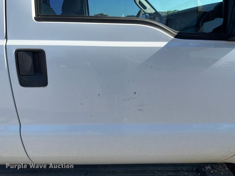 image for item EA4913 2012 Ford F250 Super Duty Ext. Cab pickup truck