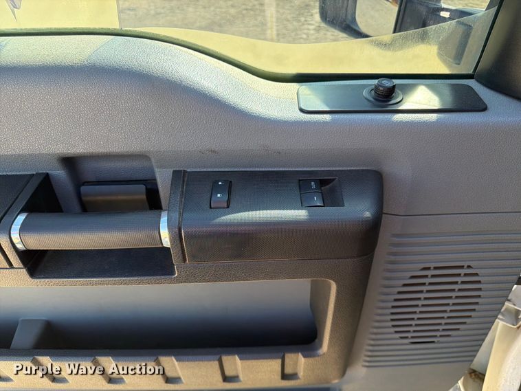 image for item EA4913 2012 Ford F250 Super Duty Ext. Cab pickup truck