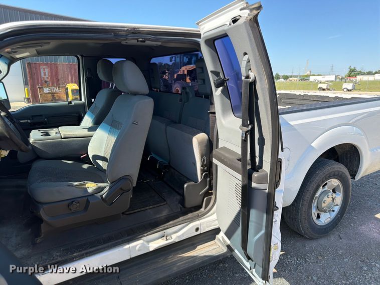 image for item EA4913 2012 Ford F250 Super Duty Ext. Cab pickup truck