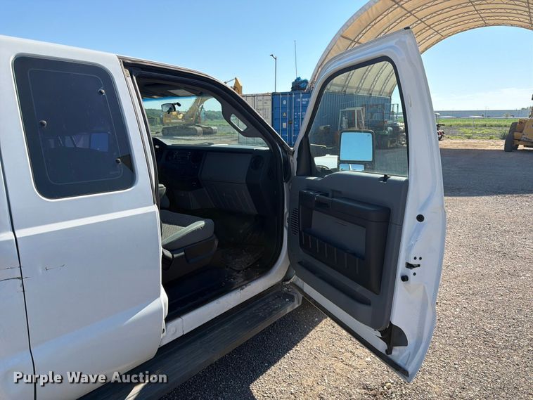 image for item EA4913 2012 Ford F250 Super Duty Ext. Cab pickup truck