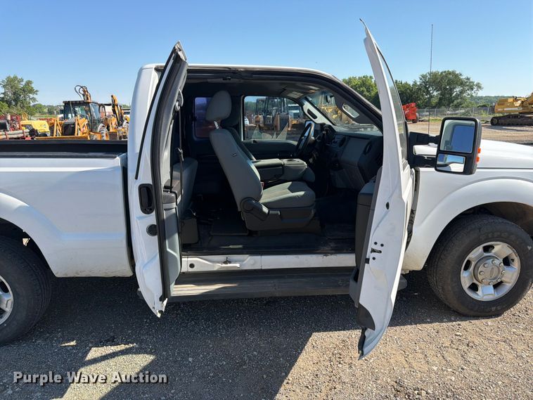 image for item EA4913 2012 Ford F250 Super Duty Ext. Cab pickup truck