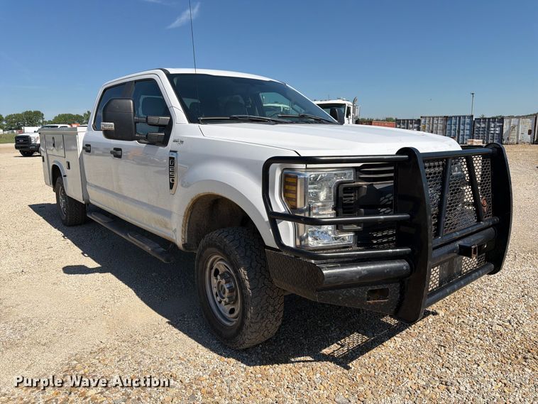 image for item EA4914 2019 Ford F250 Super Duty Crew Cab utility bed pickup truck