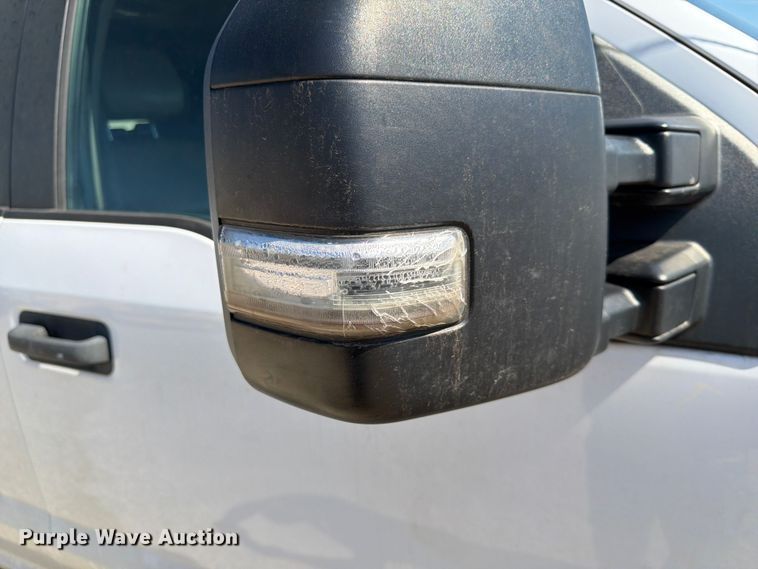 image for item EA4914 2019 Ford F250 Super Duty Crew Cab utility bed pickup truck