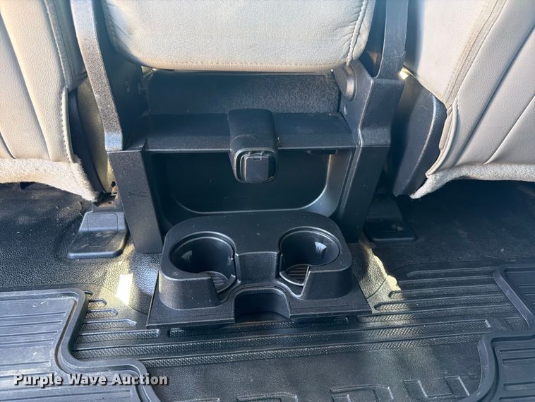image for item EA4914 2019 Ford F250 Super Duty Crew Cab utility bed pickup truck