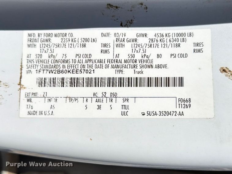 image for item EA4914 2019 Ford F250 Super Duty Crew Cab utility bed pickup truck