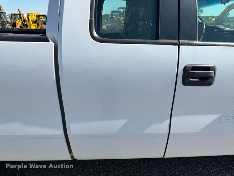 image for item EA4915 2013 Ford F150 Ext. Cab pickup truck