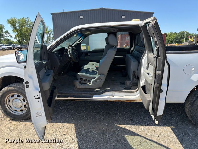 image for item EA4915 2013 Ford F150 Ext. Cab pickup truck