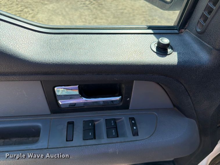 image for item EA4915 2013 Ford F150 Ext. Cab pickup truck