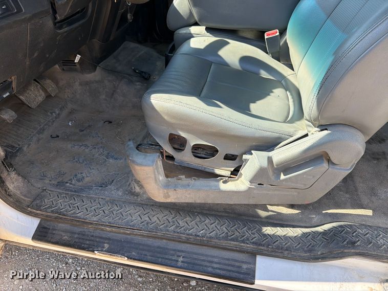 image for item EA4915 2013 Ford F150 Ext. Cab pickup truck