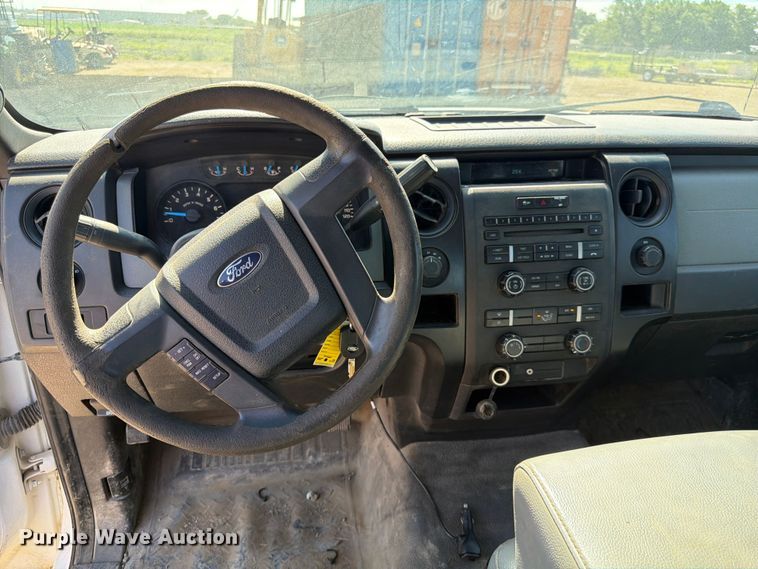 image for item EA4915 2013 Ford F150 Ext. Cab pickup truck
