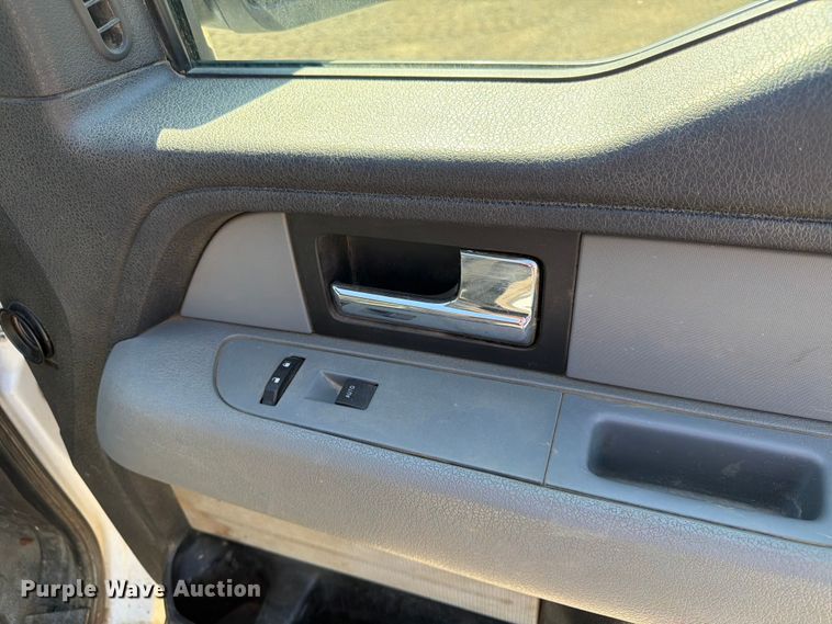 image for item EA4915 2013 Ford F150 Ext. Cab pickup truck