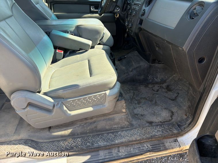 image for item EA4915 2013 Ford F150 Ext. Cab pickup truck