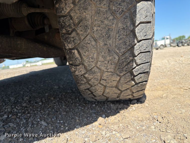 image for item EA4915 2013 Ford F150 Ext. Cab pickup truck