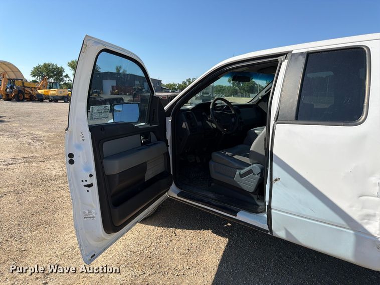 image for item EA4916 2013 Ford F150 Ext. Cab pickup truck