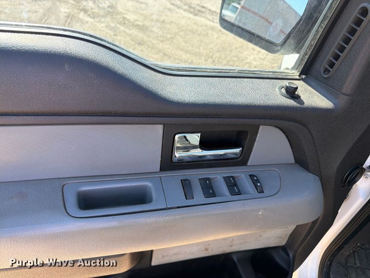 image for item EA4916 2013 Ford F150 Ext. Cab pickup truck