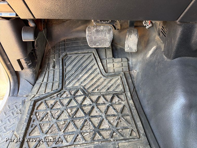 image for item EA4916 2013 Ford F150 Ext. Cab pickup truck