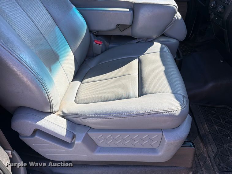 image for item EA4916 2013 Ford F150 Ext. Cab pickup truck