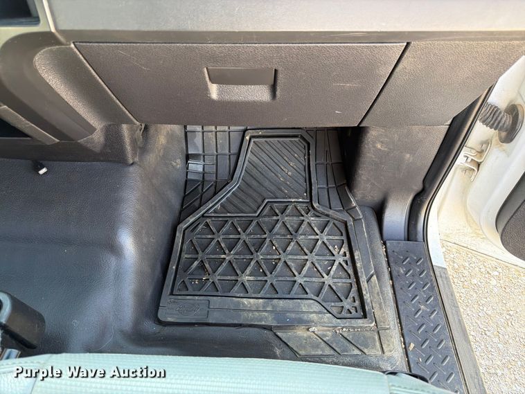 image for item EA4916 2013 Ford F150 Ext. Cab pickup truck