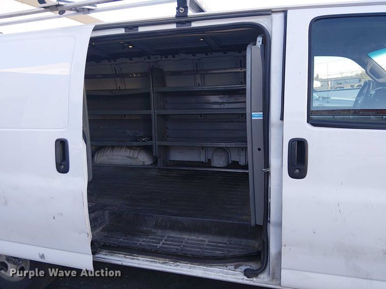 image for item EC1306 2017 Chevrolet Express 2500 van