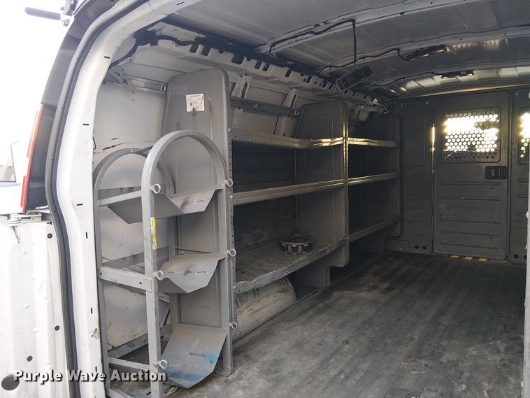 image for item EC1306 2017 Chevrolet Express 2500 van