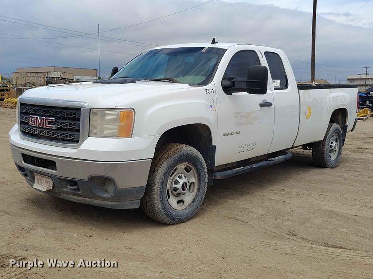 image for item ED0019 2013 GMC Sierra 2500HD Ext. Cab pickup truck
