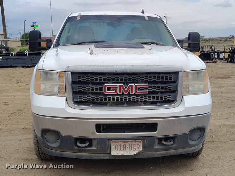 image for item ED0019 2013 GMC Sierra 2500HD Ext. Cab pickup truck