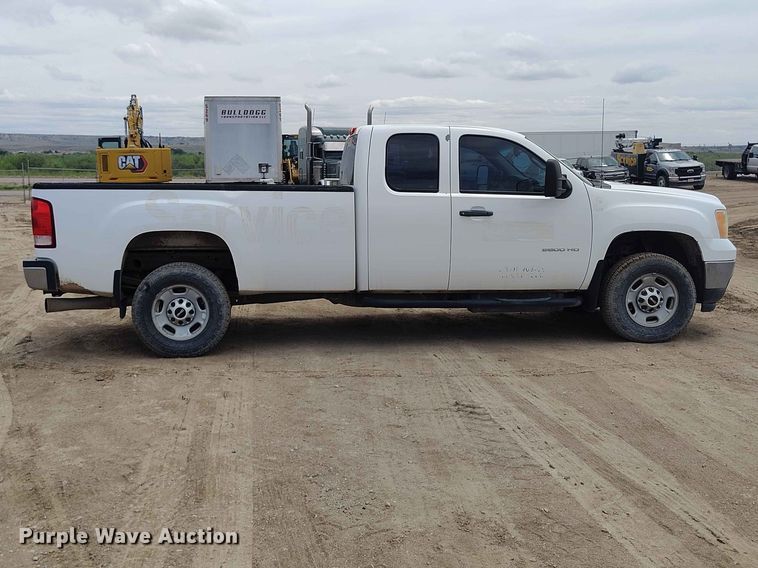 image for item ED0019 2013 GMC Sierra 2500HD Ext. Cab pickup truck