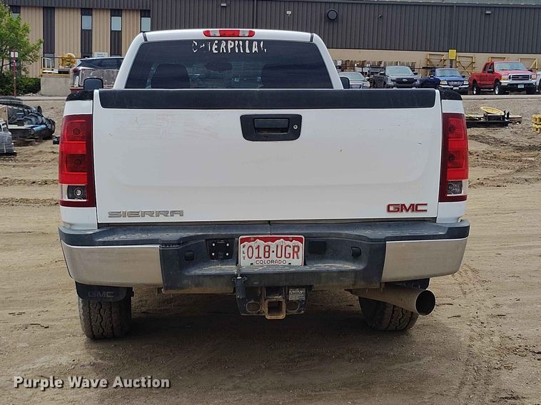 image for item ED0019 2013 GMC Sierra 2500HD Ext. Cab pickup truck