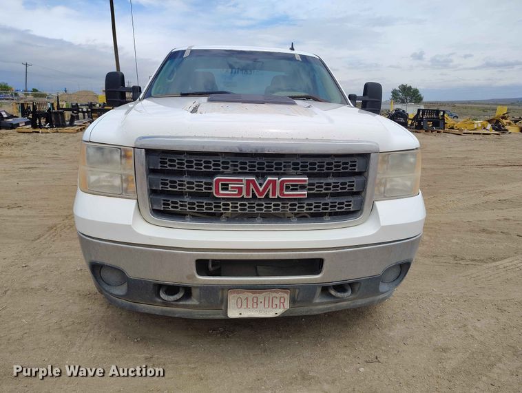 image for item ED0019 2013 GMC Sierra 2500HD Ext. Cab pickup truck