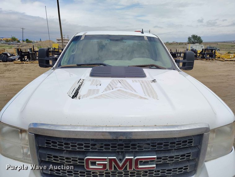 image for item ED0019 2013 GMC Sierra 2500HD Ext. Cab pickup truck