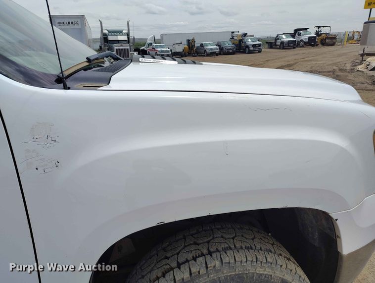 image for item ED0019 2013 GMC Sierra 2500HD Ext. Cab pickup truck