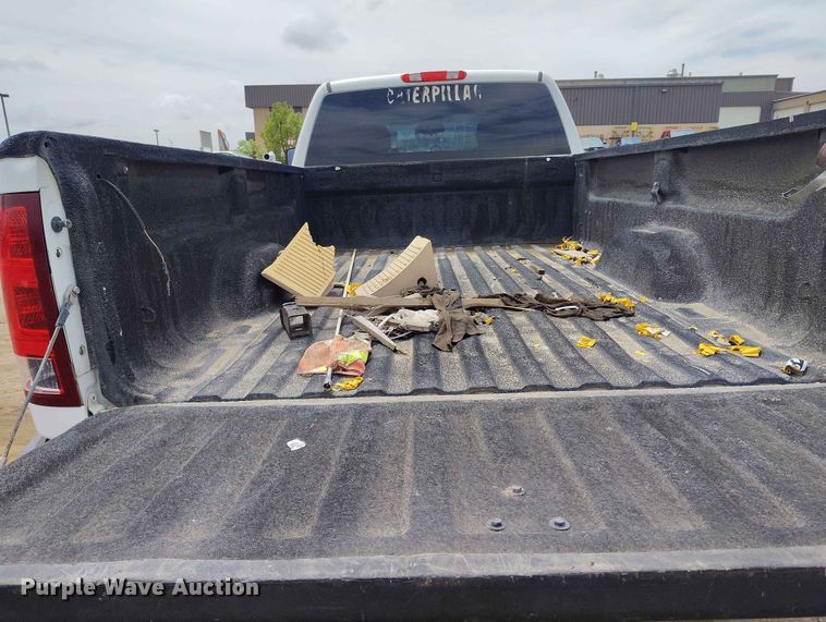 image for item ED0019 2013 GMC Sierra 2500HD Ext. Cab pickup truck
