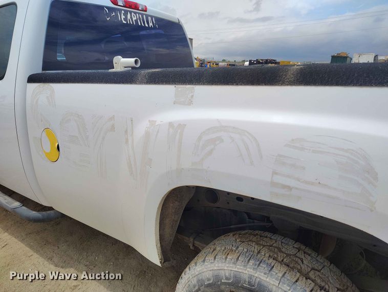 image for item ED0019 2013 GMC Sierra 2500HD Ext. Cab pickup truck