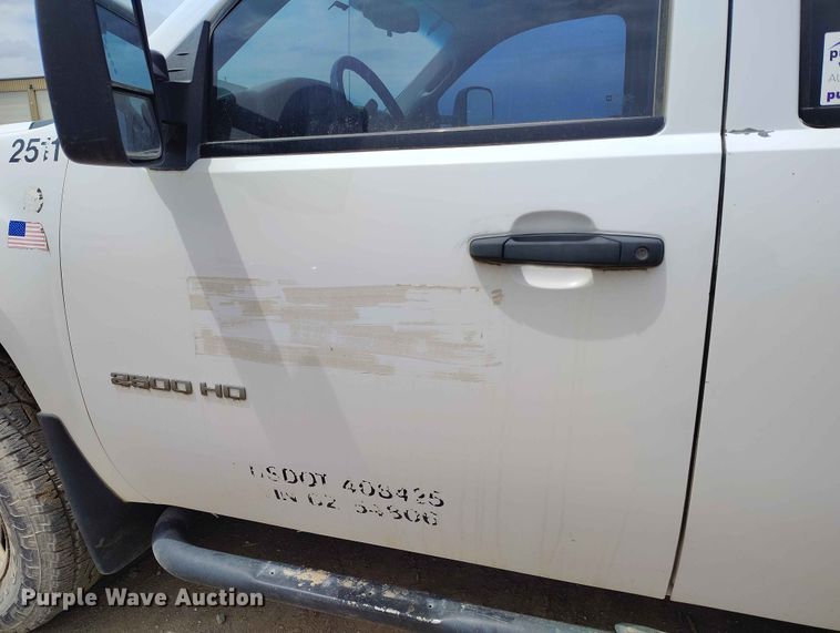 image for item ED0019 2013 GMC Sierra 2500HD Ext. Cab pickup truck