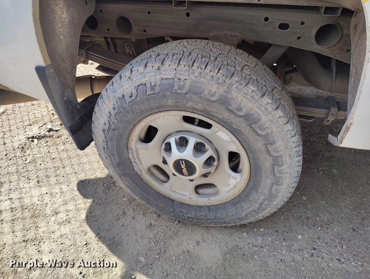 image for item ED0019 2013 GMC Sierra 2500HD Ext. Cab pickup truck