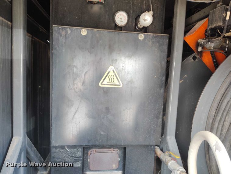 image for item ED0108 2011 Wacker Neuson E3000 ground heater