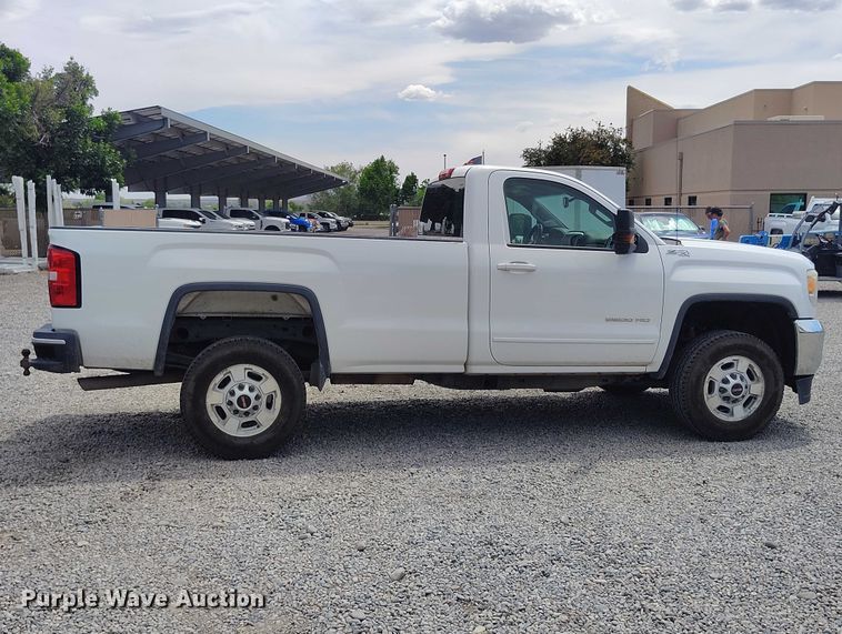image for item ED0111 2015 GMC Sierra 2500HD pickup truck